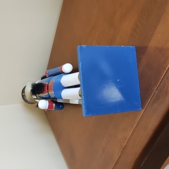 Nutcracker Guard Uniform Rifle Solid Wood Soldier Blue Red Gold Black White - Picture 8 of 9